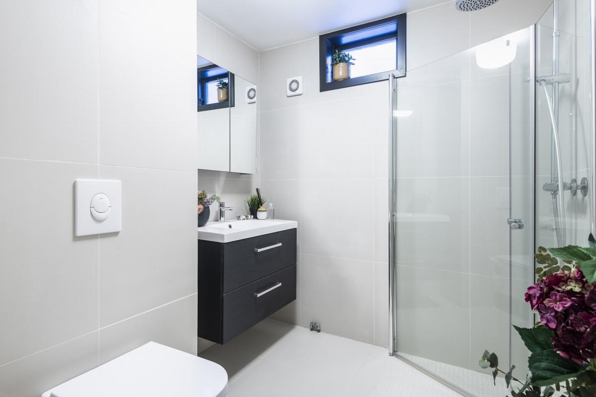 Nydelig bad i sokkelen, oppusset i 2016 Galleribilde