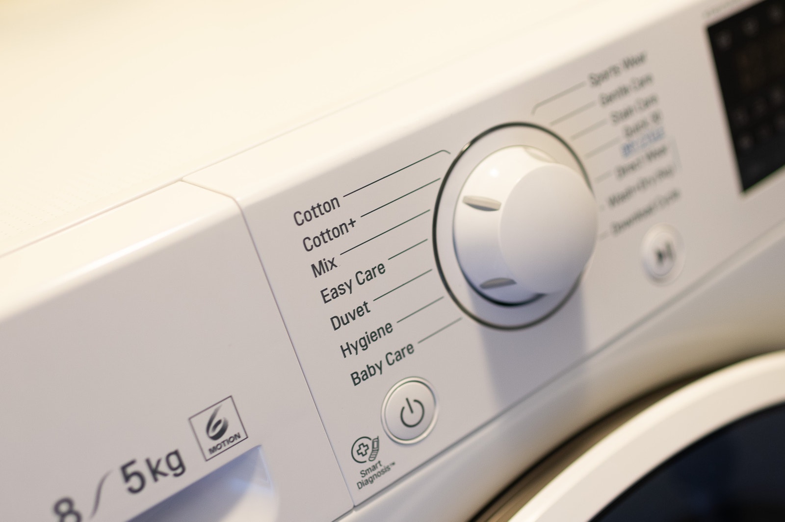 På badet finner du også vaskemaskin med tørketrommel. Galleribilde