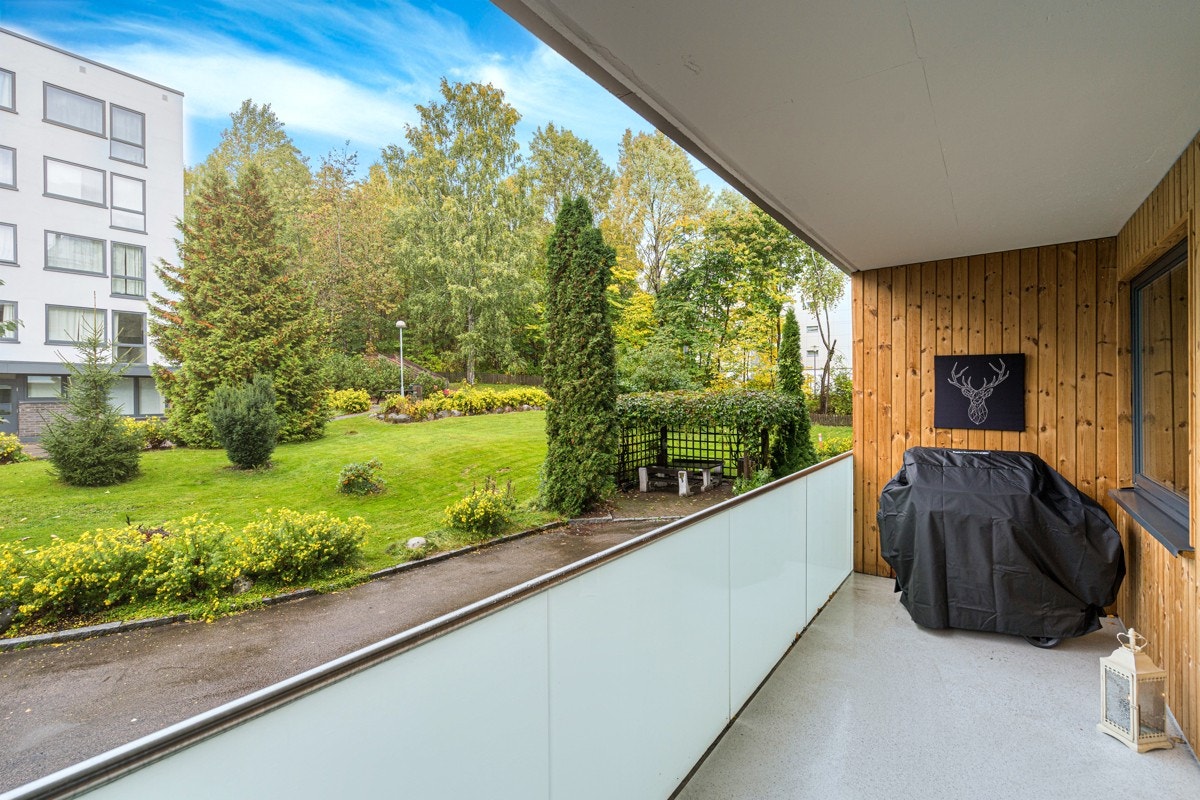 Det er god plass til utemøbler på balkongen. Galleribilde