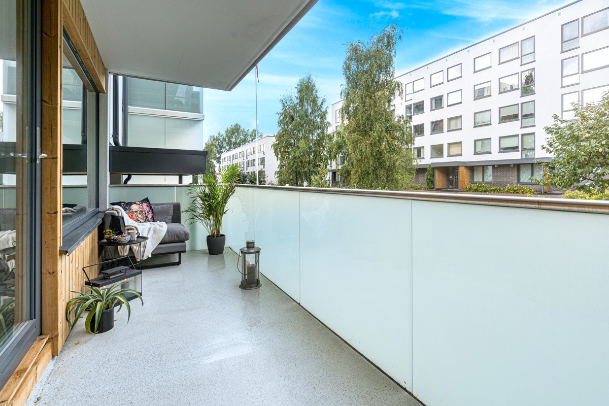 Balkongen er på ca. 11 kvm. Galleribilde