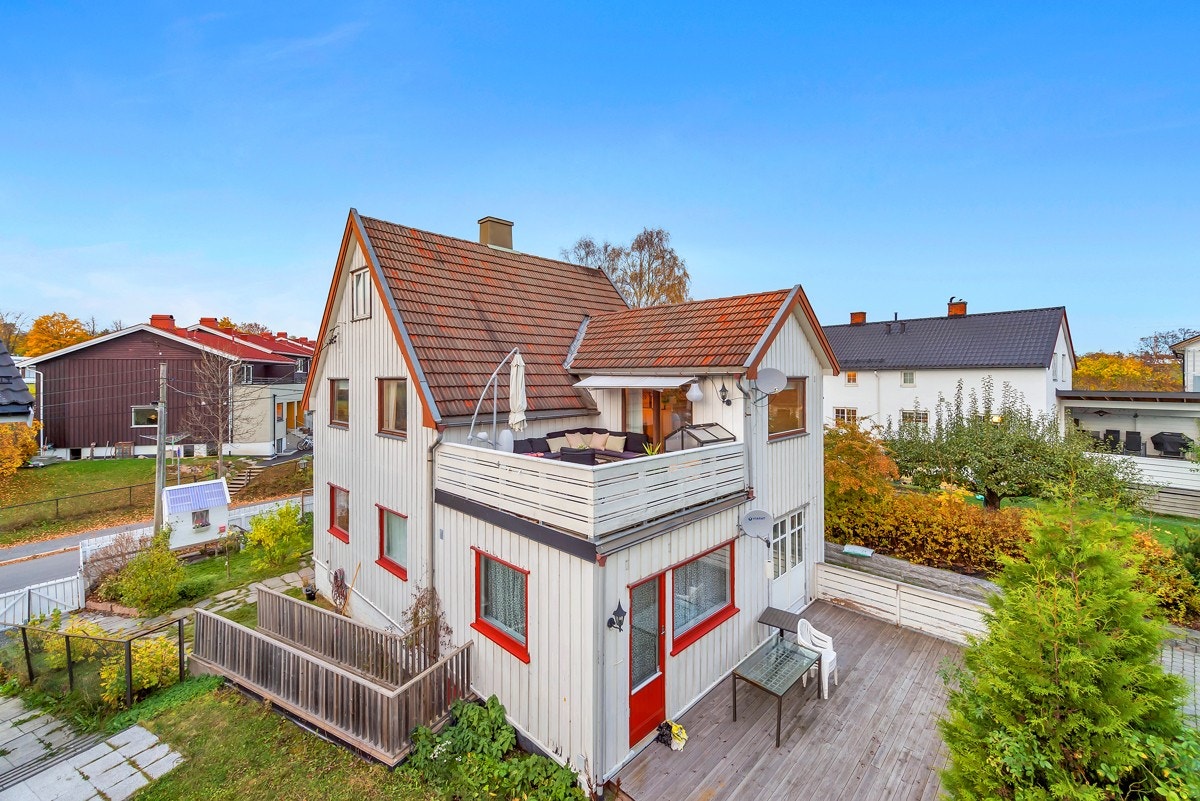 Dette er en herlig halvpart av tomannsbolig over 2 plan med god intern beliggenhet Galleribilde