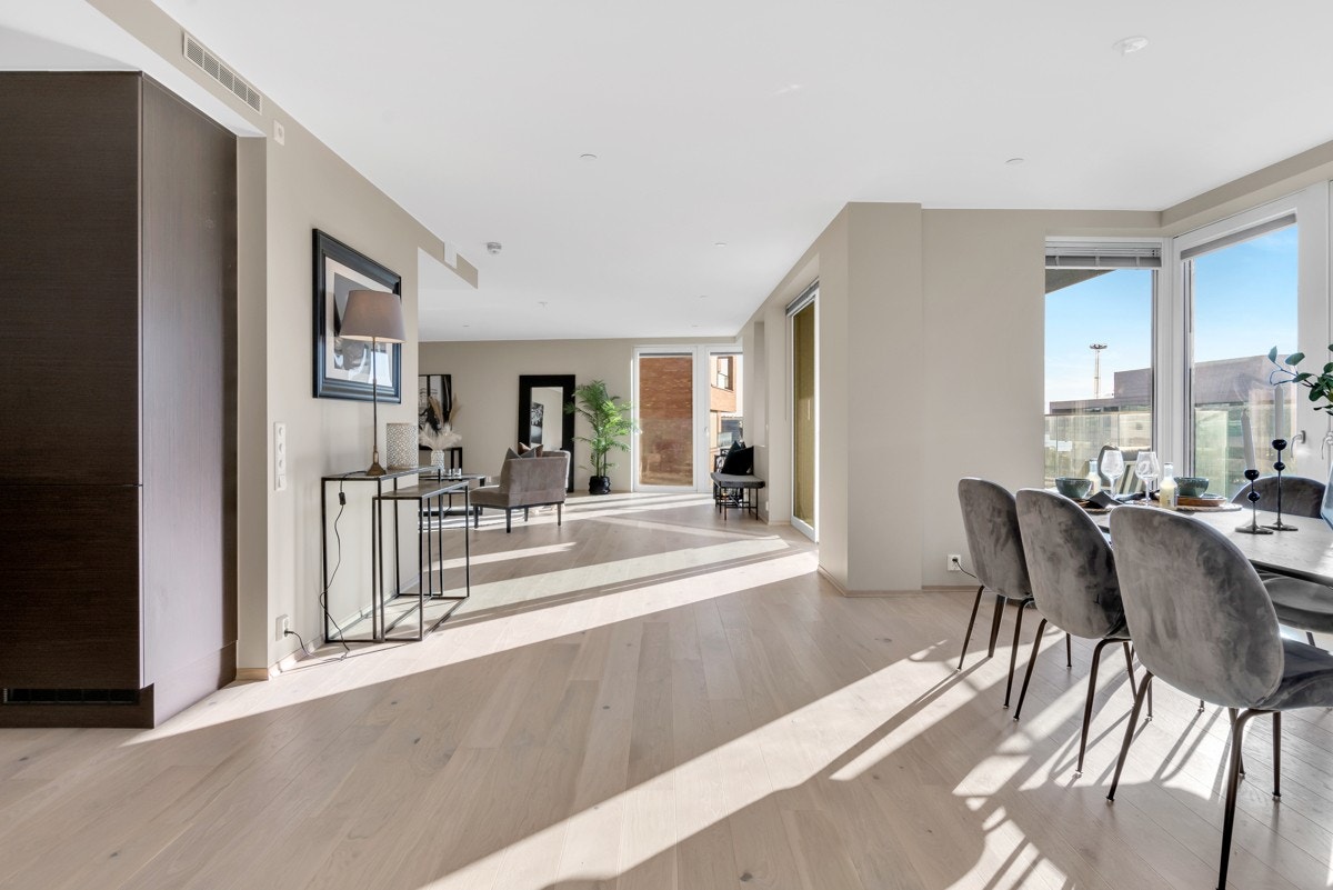 Spisestue/stue. Galleribilde