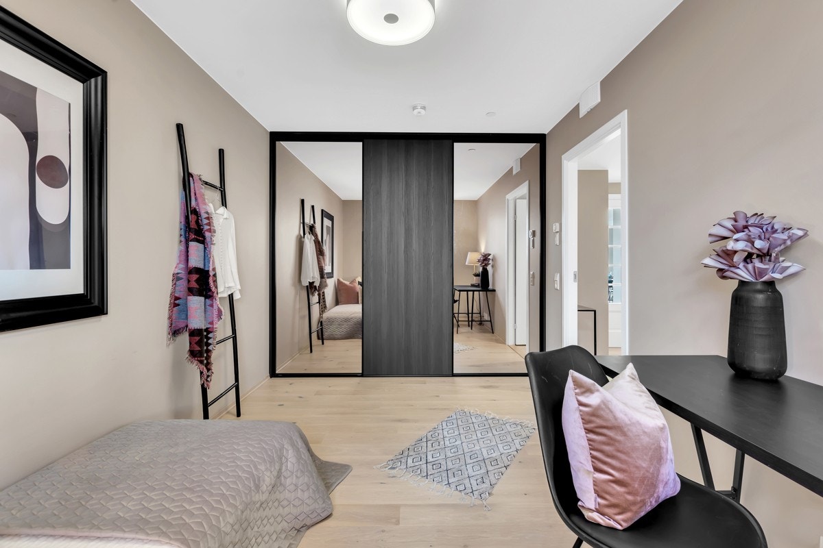 Plassbygget garderobe fra Poggenpohl. Galleribilde