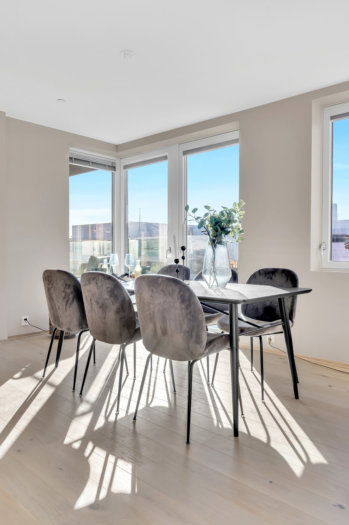 Spisestue. Galleribilde