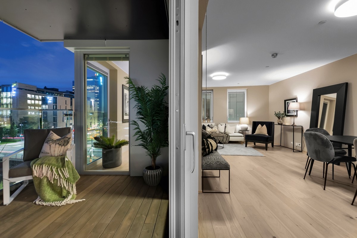 Skyvedør fra stuen ut til balkongen. Galleribilde