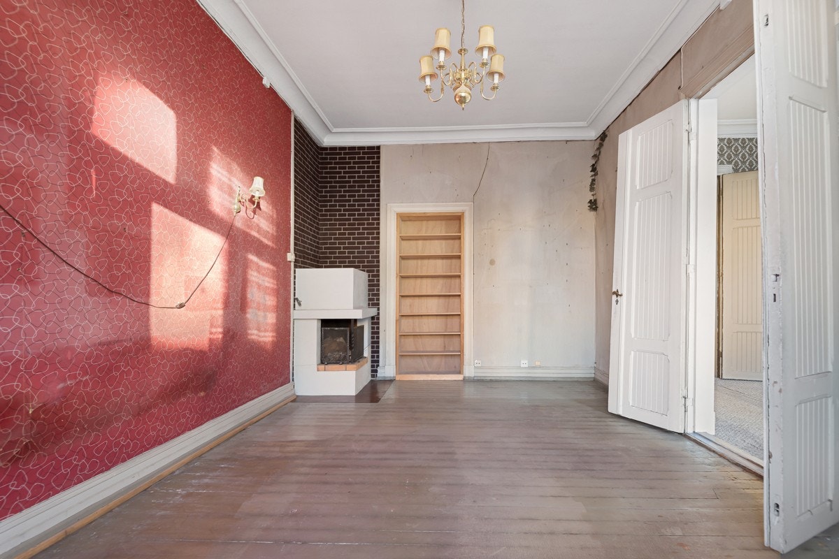 Det er totalt fire ildsteder i boligen. Galleribilde