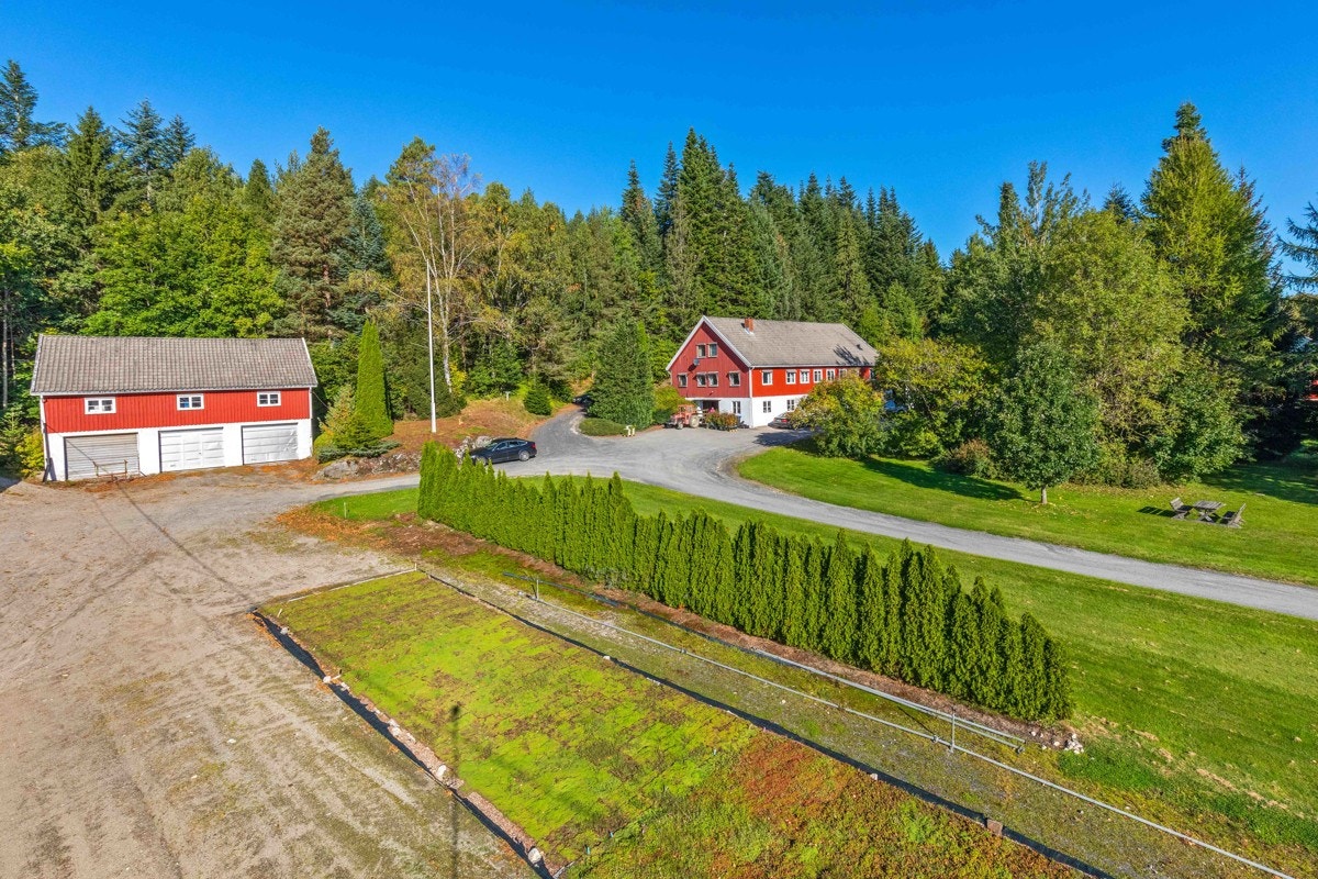 Administrasjonsbygg og lager Galleribilde