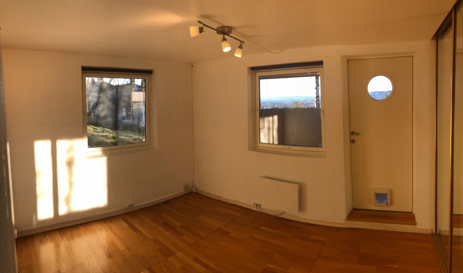 stue med skap/gardrobe Galleribilde