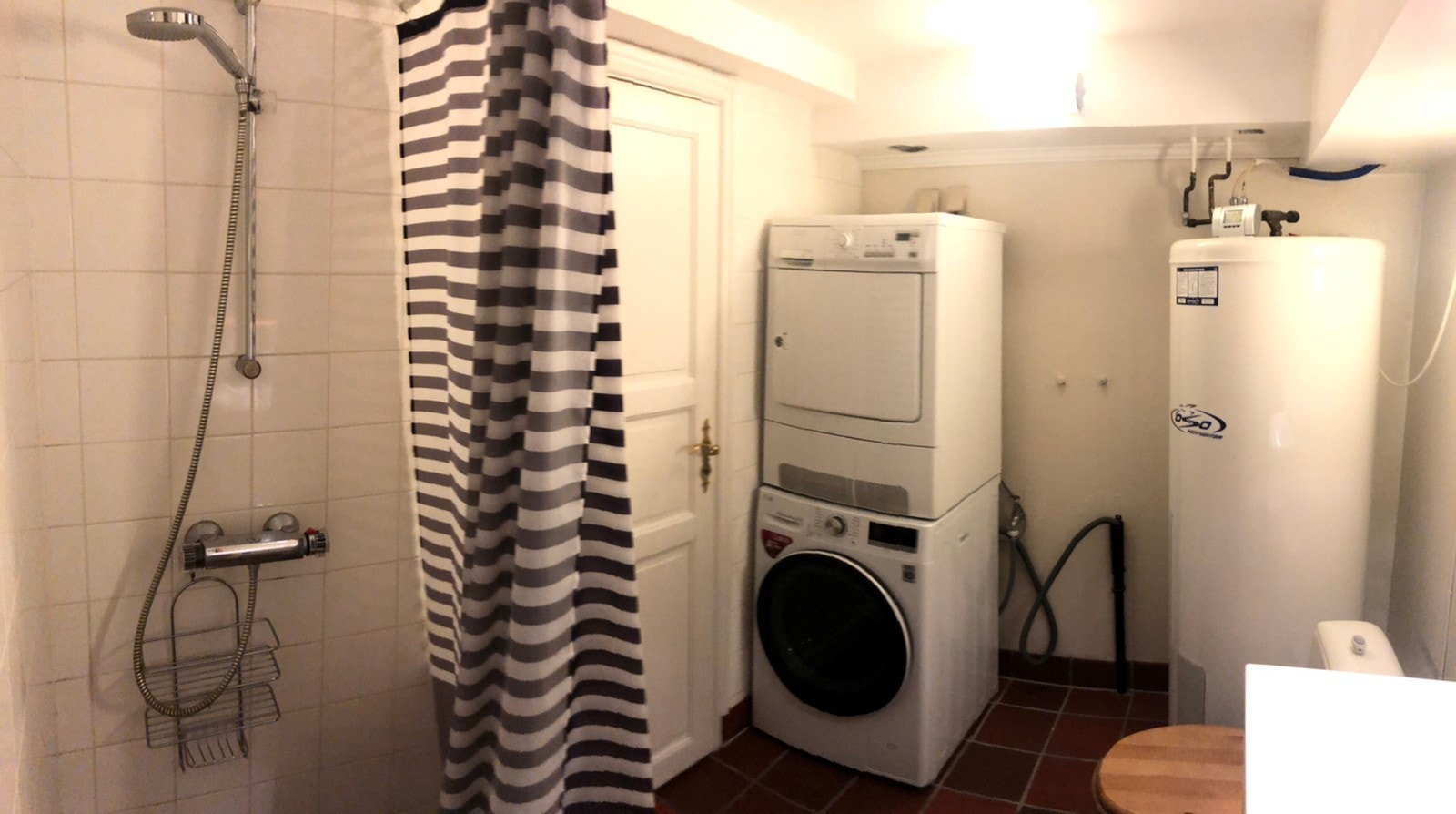 bad (inkl vaskemaskin og tørketrommel) Galleribilde