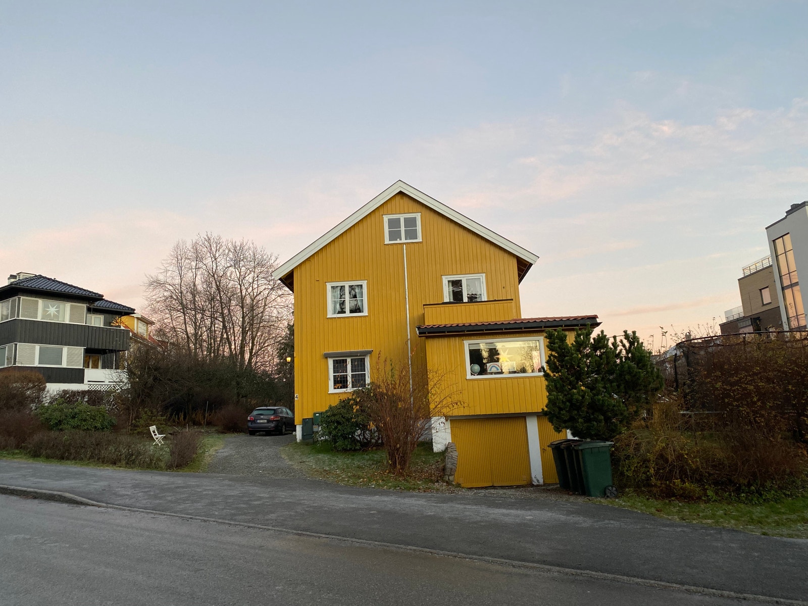 Parkeringsplass 1 bil Galleribilde