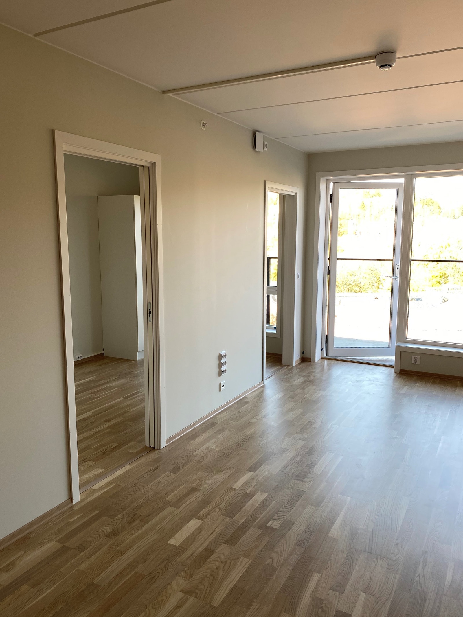 Stue med inngang til soverom Galleribilde