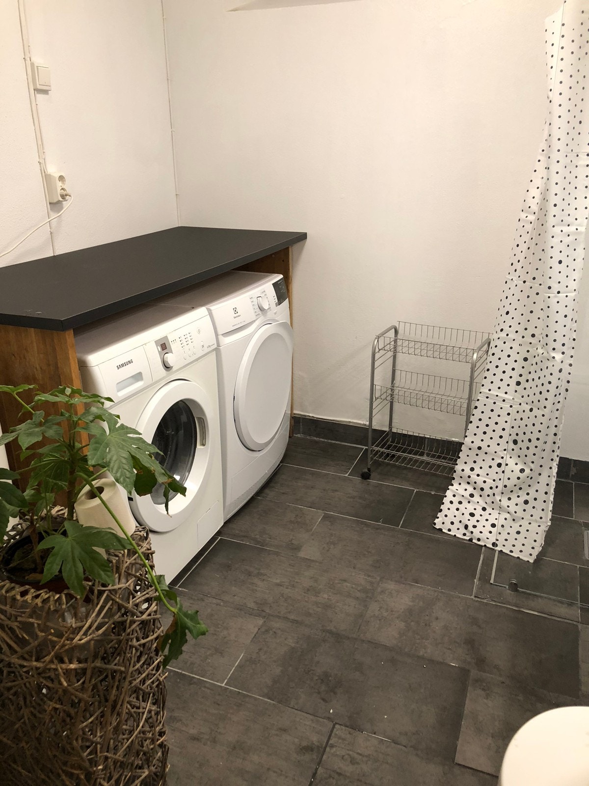 Bad m vaskemaskin og tørketrommel Galleribilde