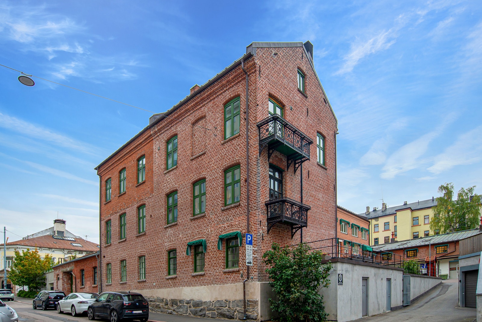 Øverste balkong tilhører leiligheten Galleribilde