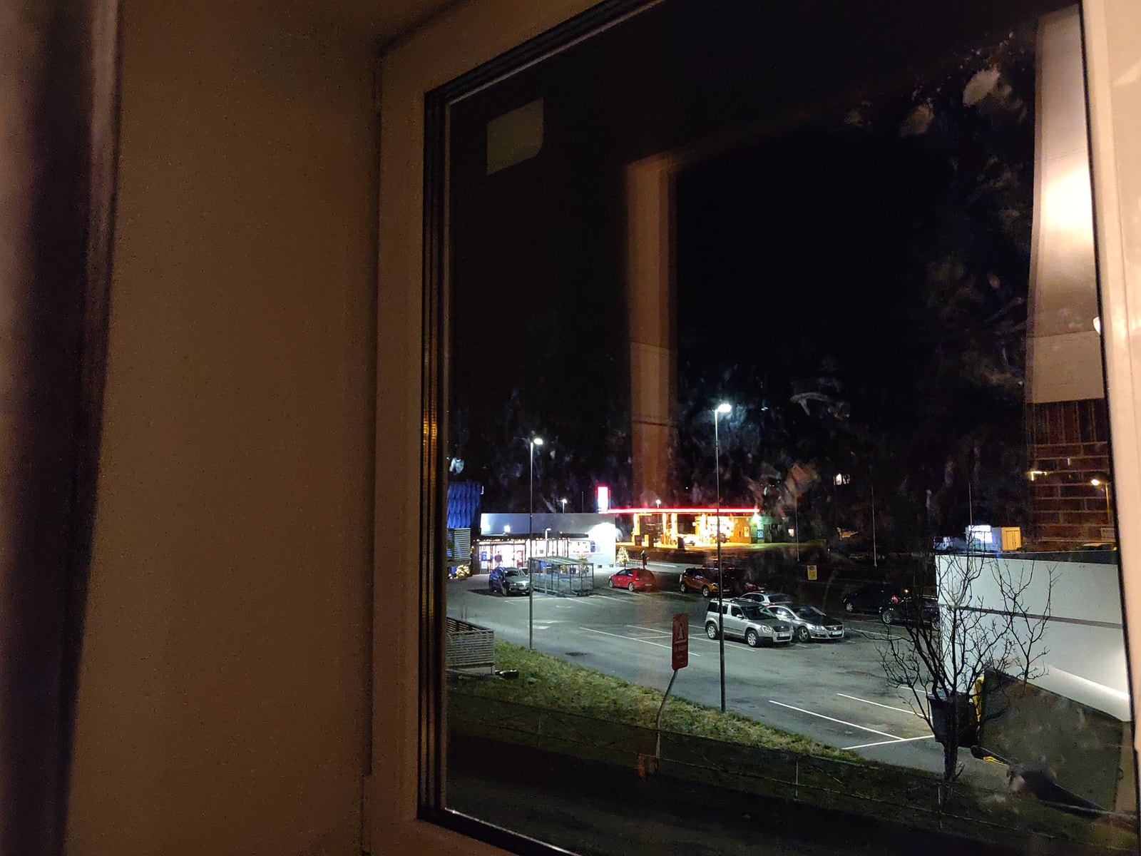 Rema 1000 og bensinstasjon Galleribilde