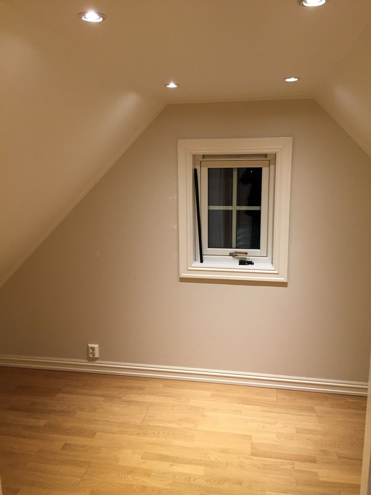 Sovealkover med downlights Galleribilde