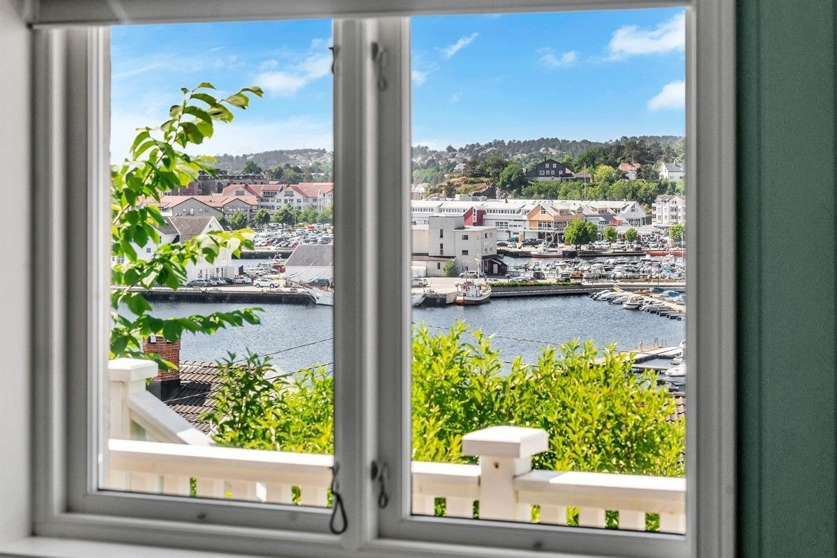 Utsikt fra kjøkken Galleribilde