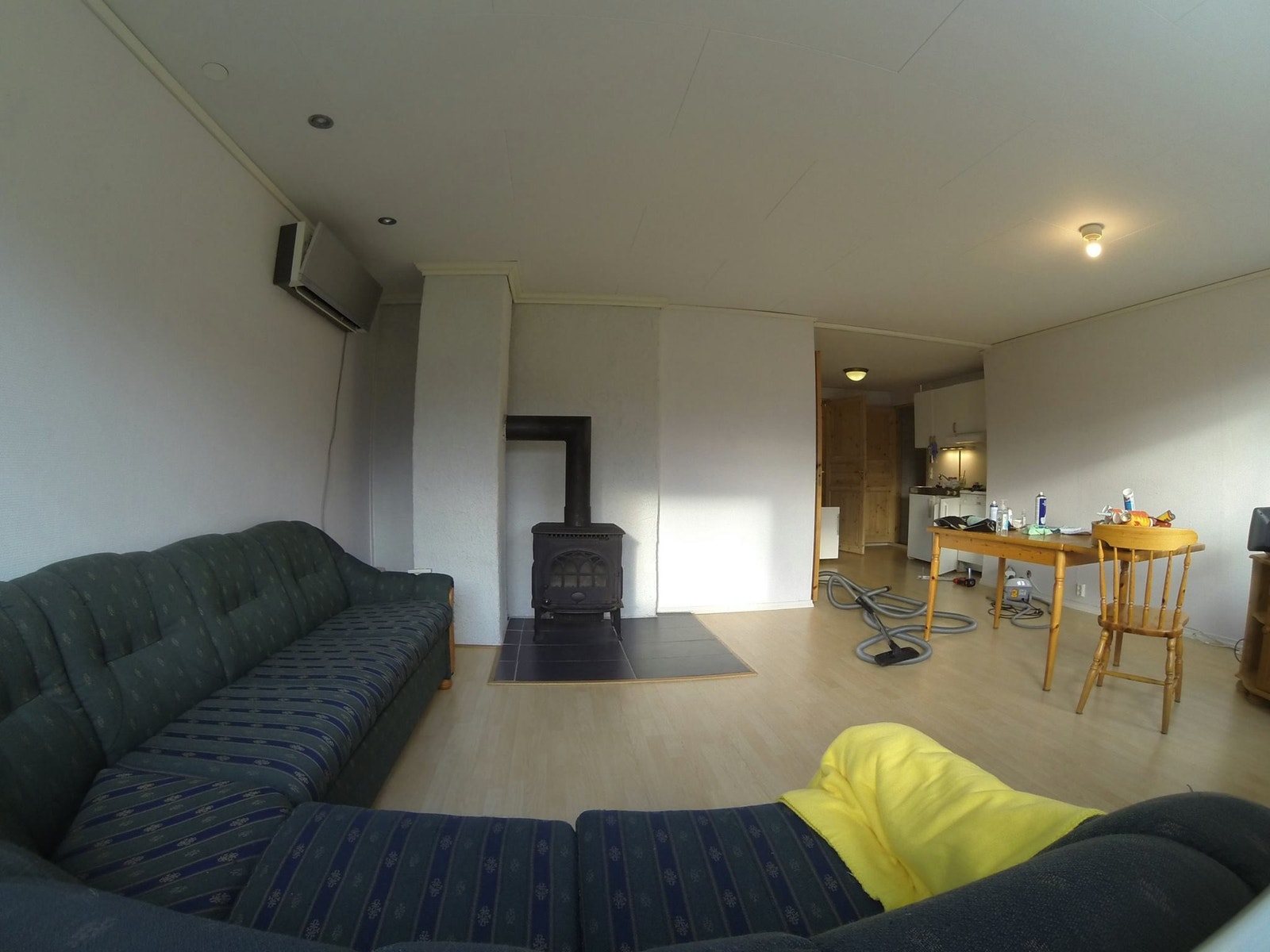 Rentbrennende peisovn Jøtul . Galleribilde