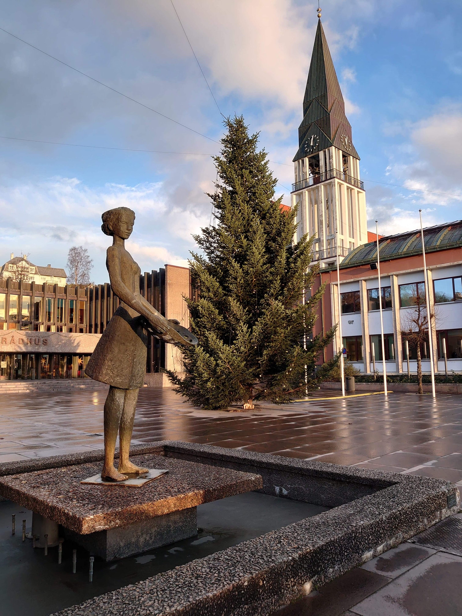 Rosepiken på Rådhusplassen Galleribilde