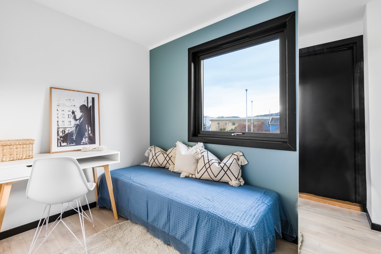 Soverom 2 - begge soverom leies ut med garderobeskap Galleribilde