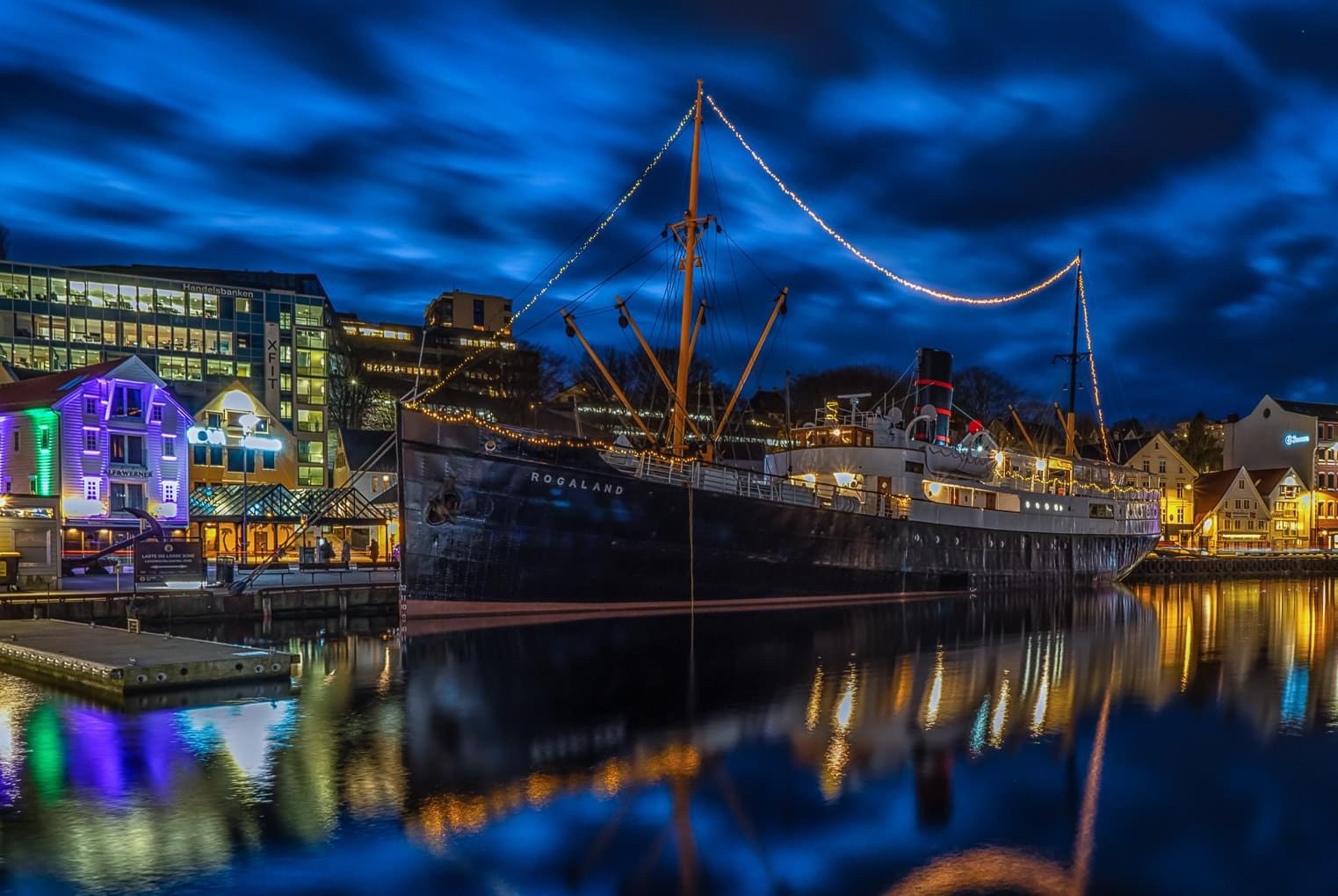 Stavanger by night Galleribilde