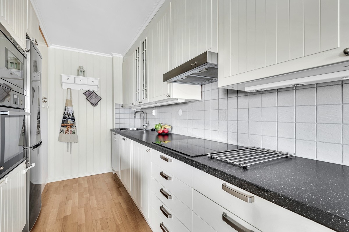 Det er godt med oppbevaringsplass i skap- og skuffeløsninger Galleribilde