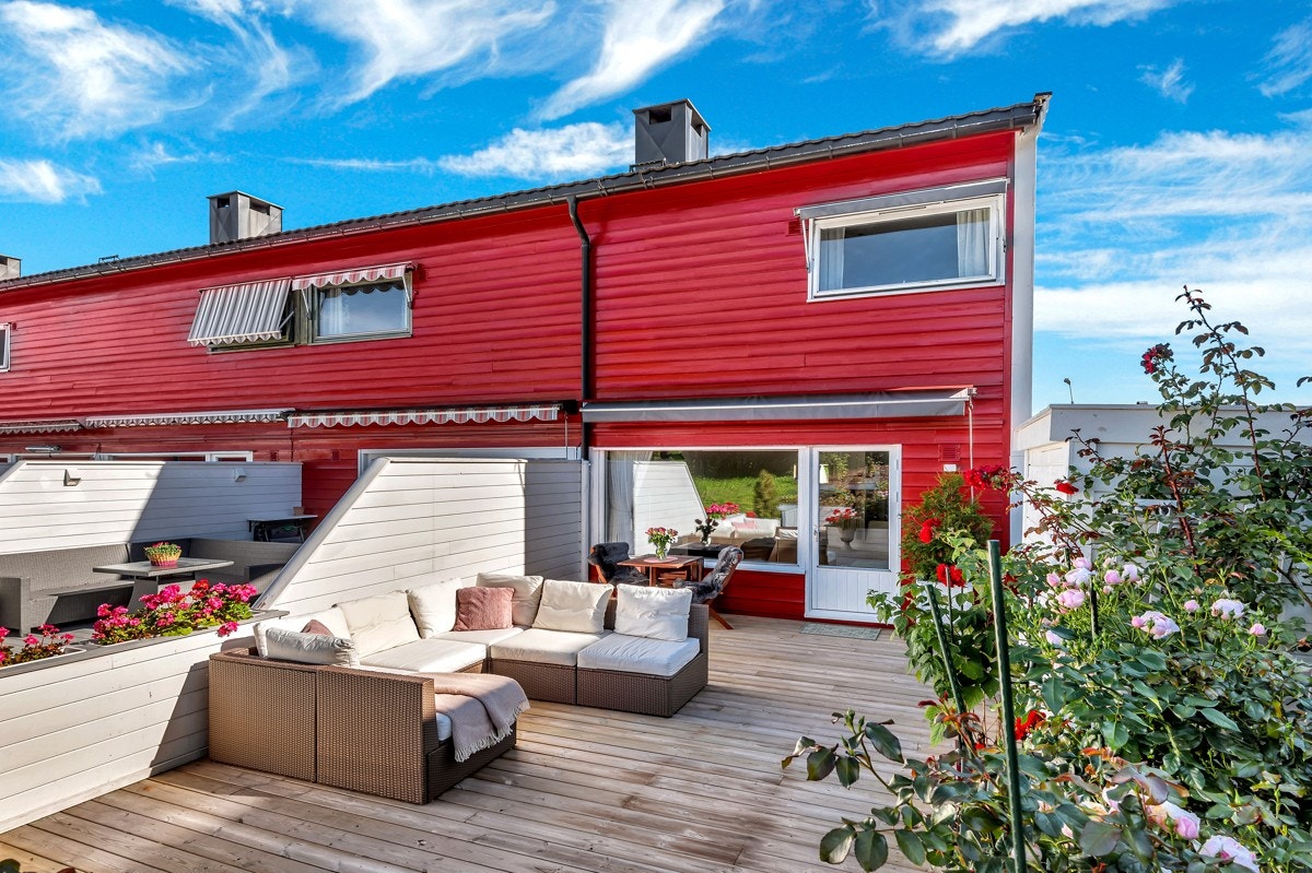 Velkommen til Slalåmveien 15A - Presentert av Robert Eckmann ved Eie Eiendomsmegling avd. Sandvika Galleribilde