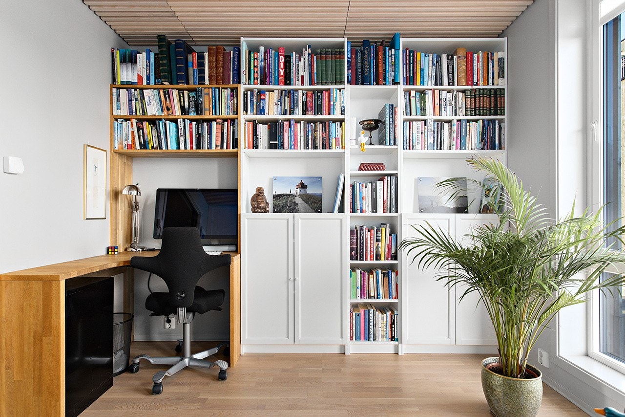 Kontorpulten har sin plass på soverommet i 2. etasje. Galleribilde