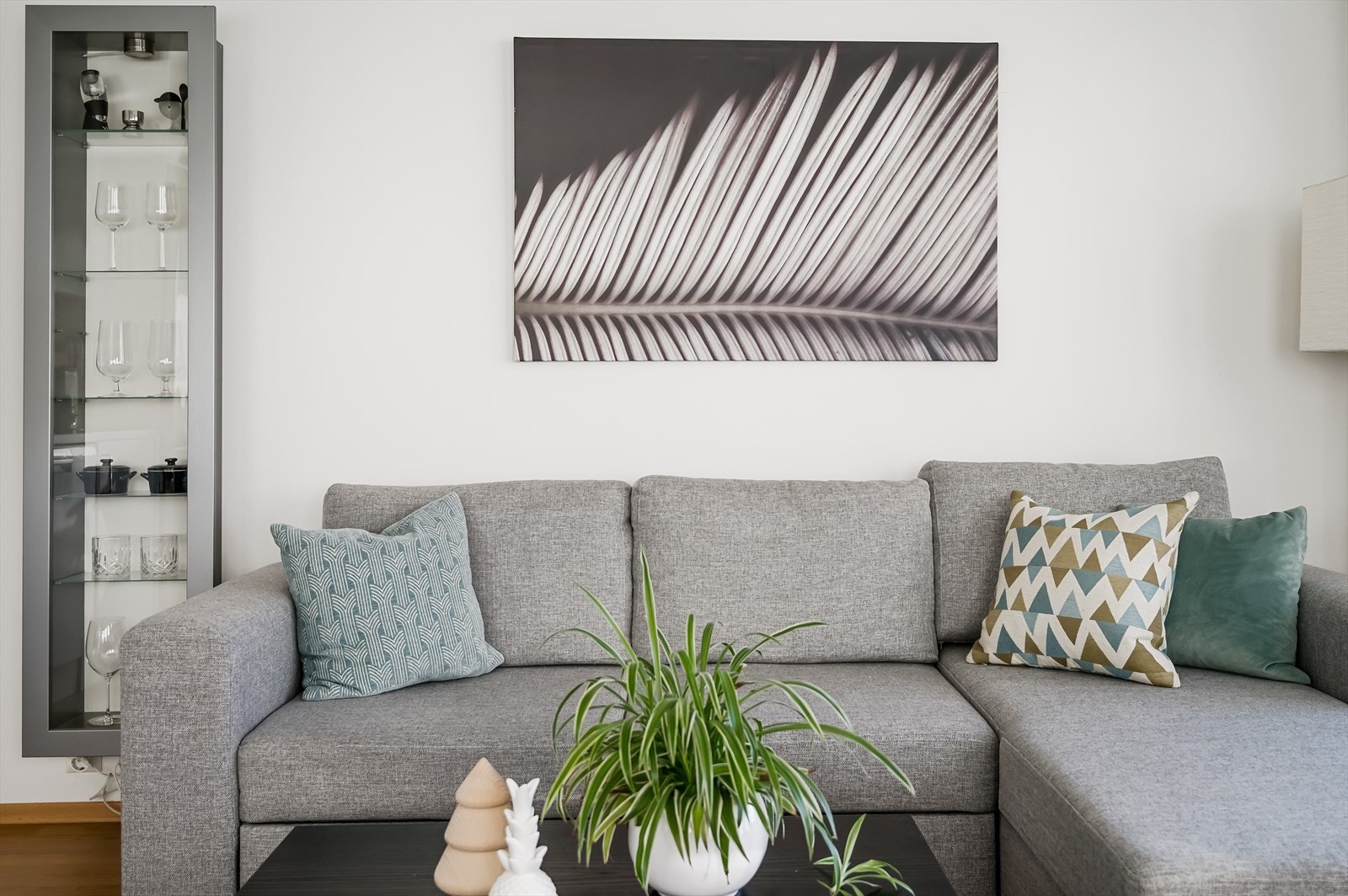 Stuen passer utmerket til både rolige og sosiale kvelder. Galleribilde