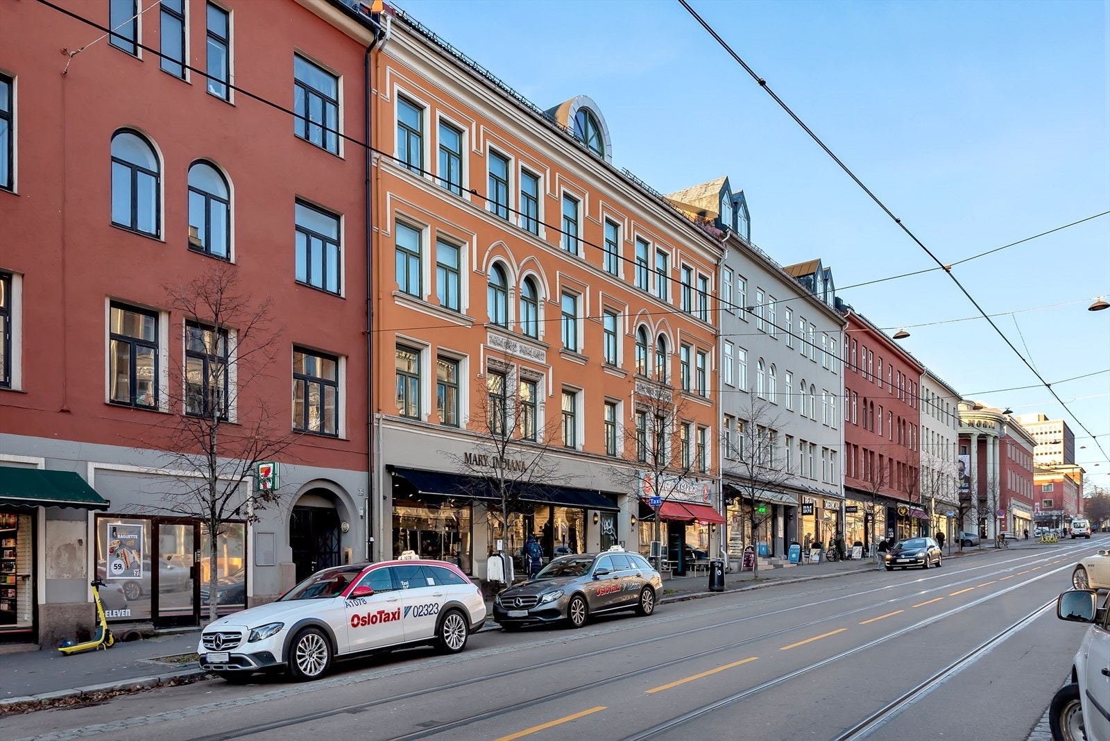 Leiligheten er perfekt for deg som ønsker å bo urbant med kort vei til det meste Oslo har å by på. Galleribilde