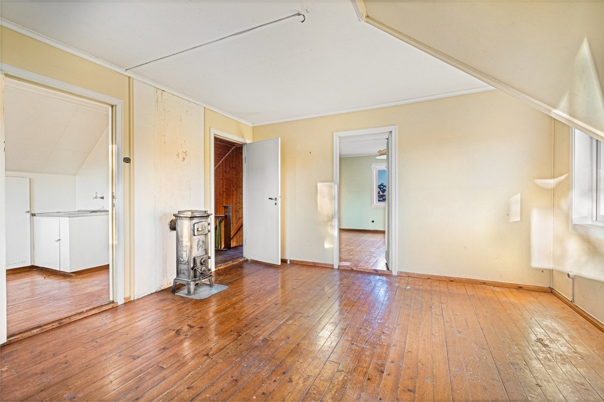 - Romslig stue i 2.etasje - Galleribilde