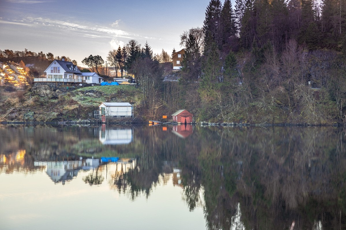- De varme sommerdagene er det perfekt med mulighet for både fiske, bading og båtaktiviteter - Galleribilde