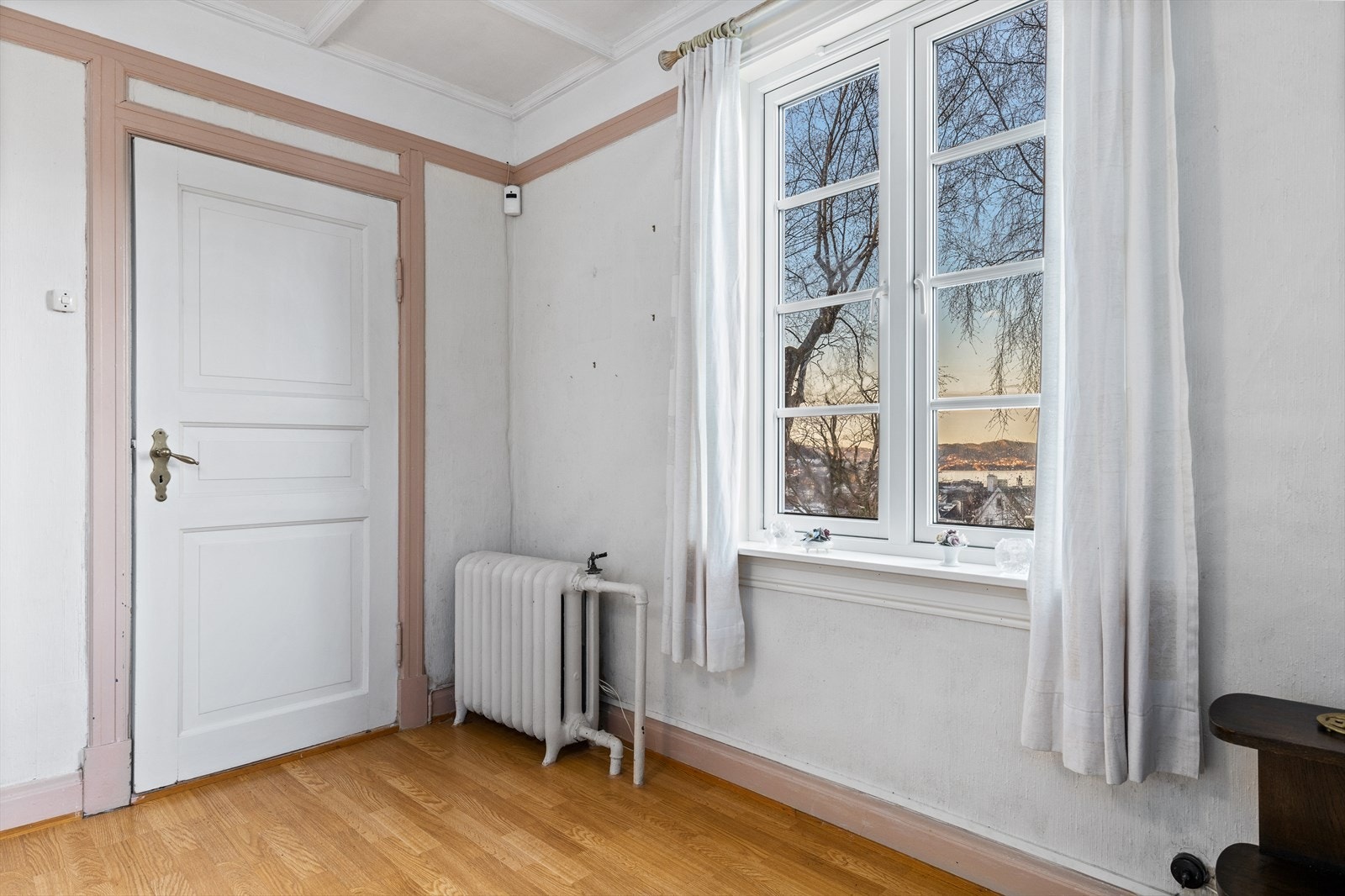 Herskapelig og flotte vinduer av nyere dato Galleribilde