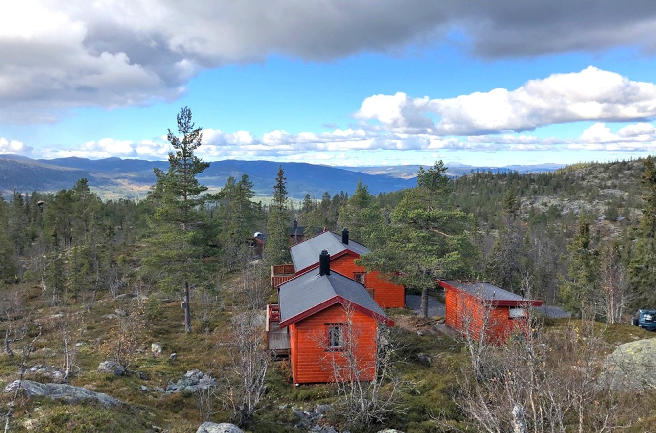 En av hyttene i nærområdet Galleribilde