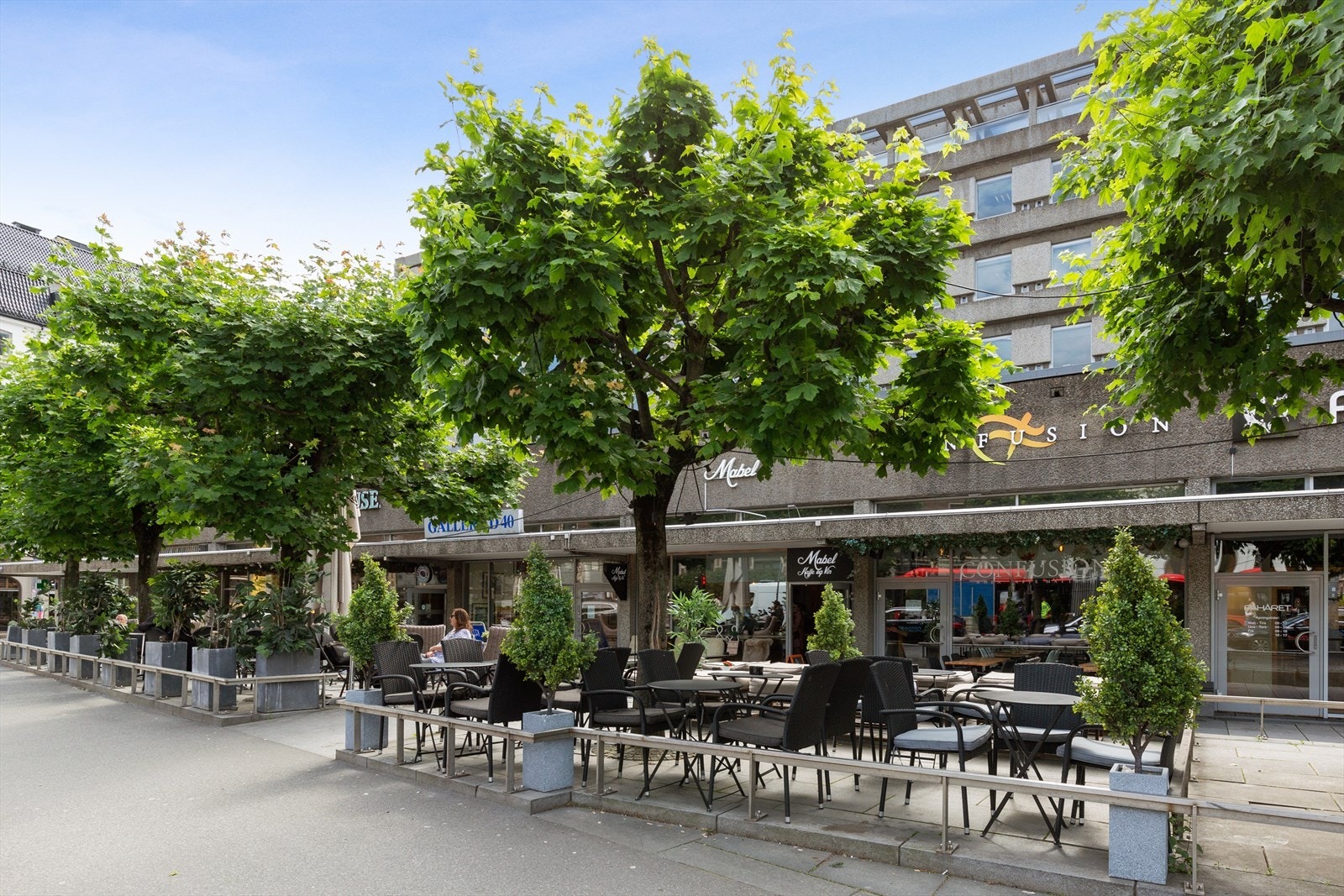Kun få minutter gange til Solli Plass Galleribilde
