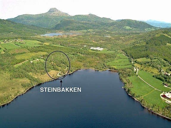 Dronefoto over området og deler av Fosterlågen Galleribilde