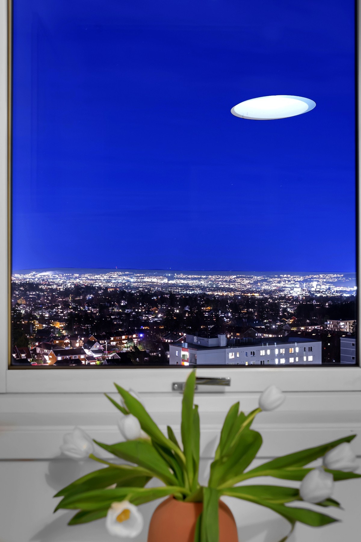 Eller nyte synet av byens fantastiske lys på kveldstid Galleribilde