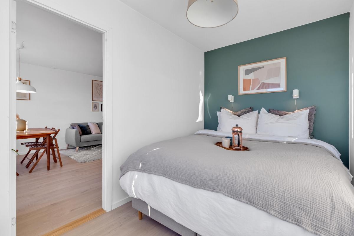 Soverommet har god plas til en stor dobbelseng Galleribilde