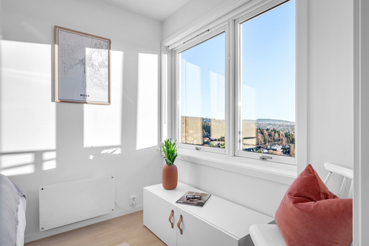 På soverommet er det og plass til kontorløsning eller kommode om ønskelig Galleribilde