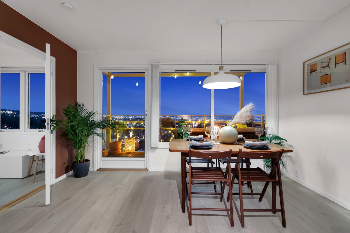 Hele leiligheten ble pusset opp i 2019 og holder høy standard Galleribilde