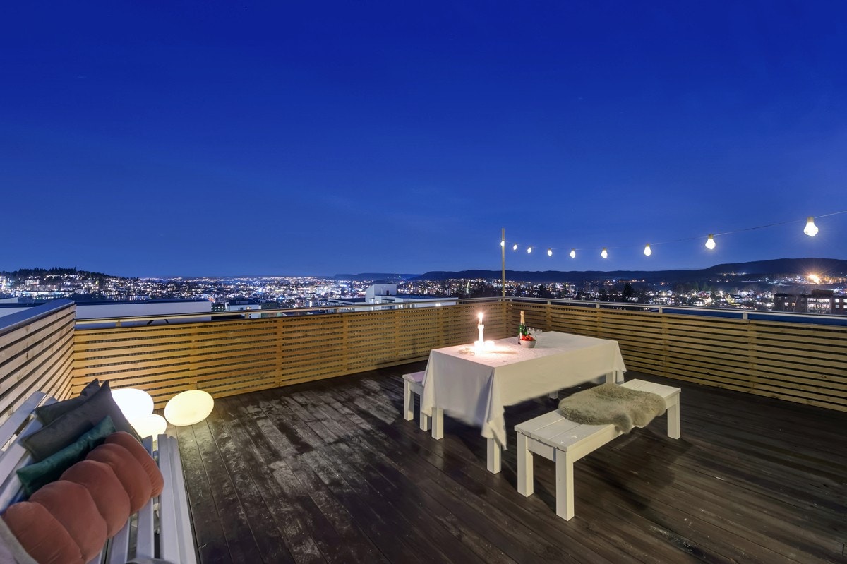 I tillegg er det en felles takterrasse i etasjen over Galleribilde