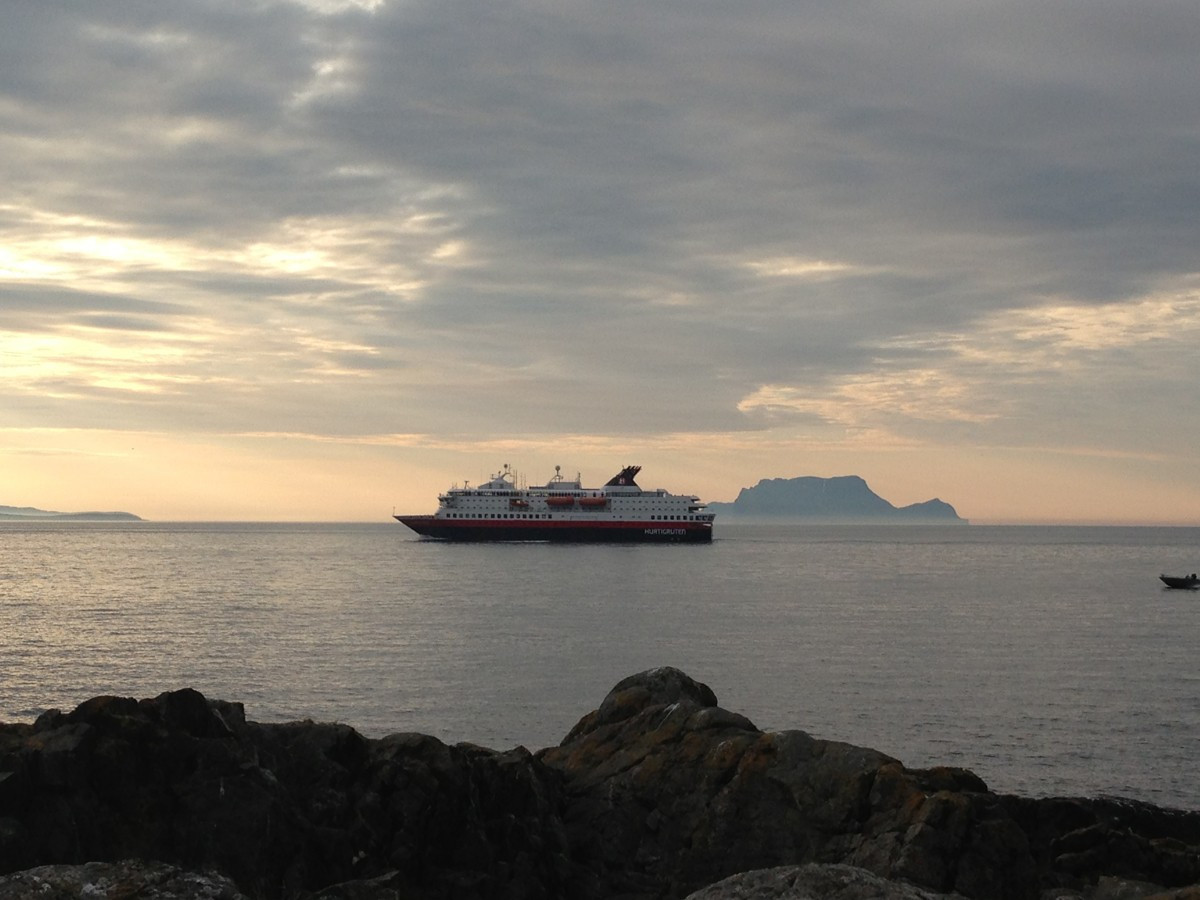 Private bilder/Fra hytta kan man se Hurtigrutas innseiling mot Tromsø