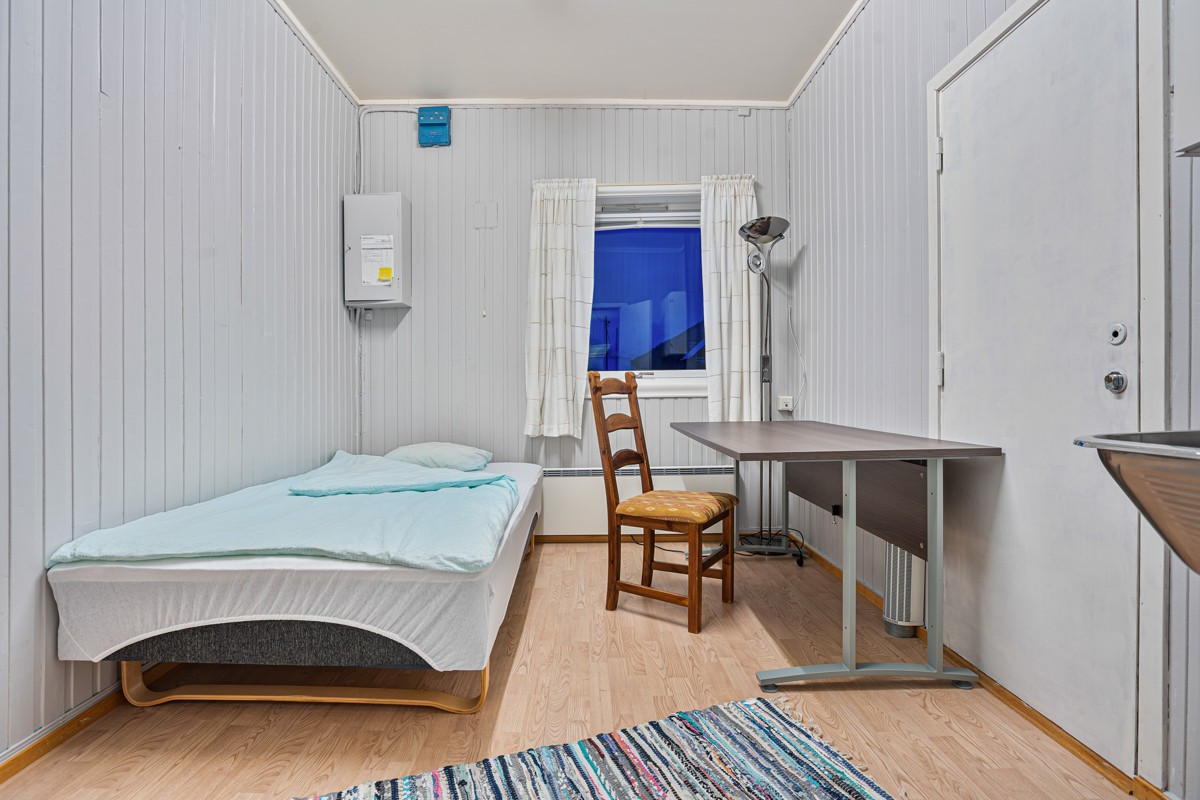 Her er det plass til stor seng og skrivepult