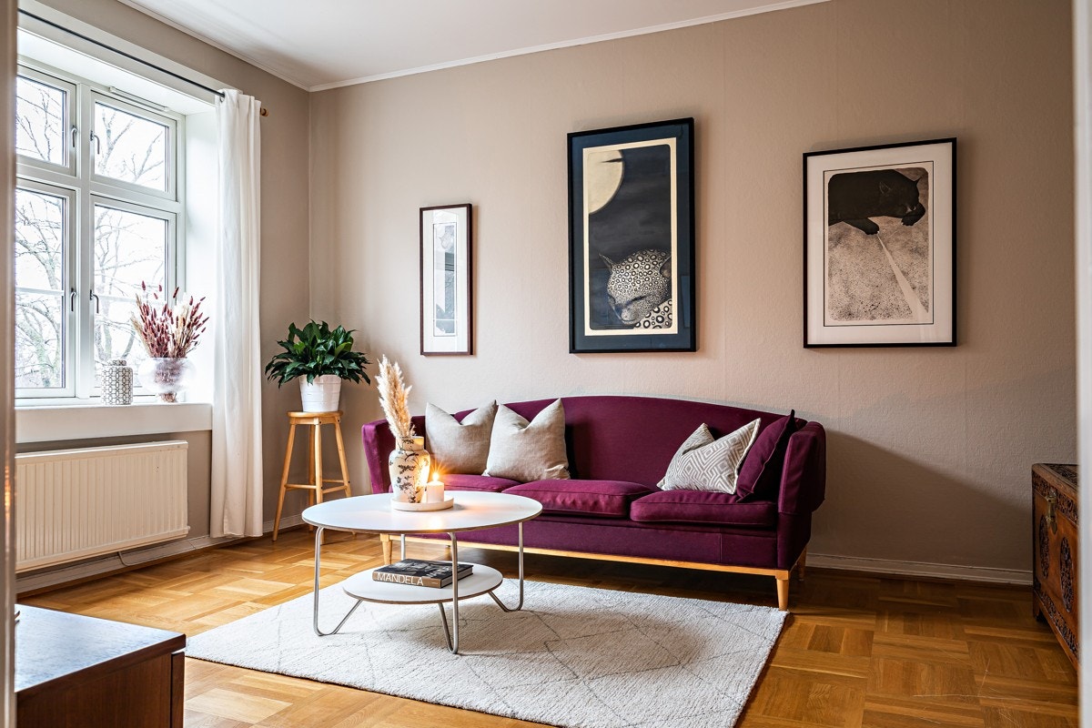 Stuen er nymalt i fargen Macchiato fra Jotun. Galleribilde