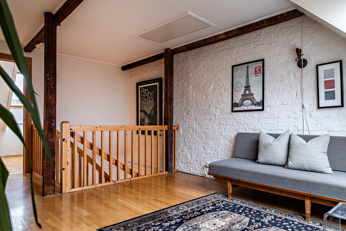 Fra loftsstuen er det tilgang til hems. Galleribilde