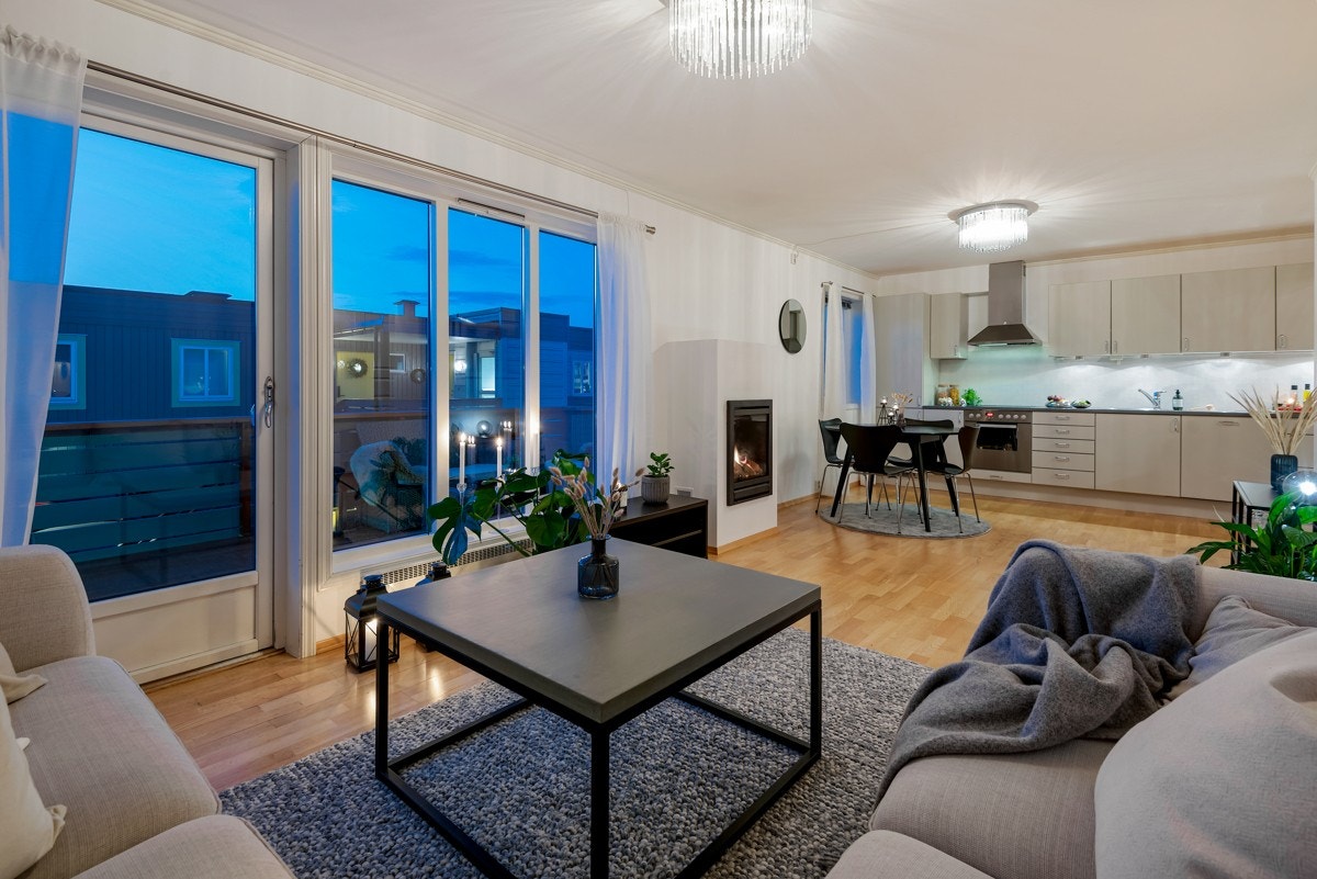 Stuen og kjøkkenet danner sammen et herlig allrom på ca. 38 kvm. Galleribilde