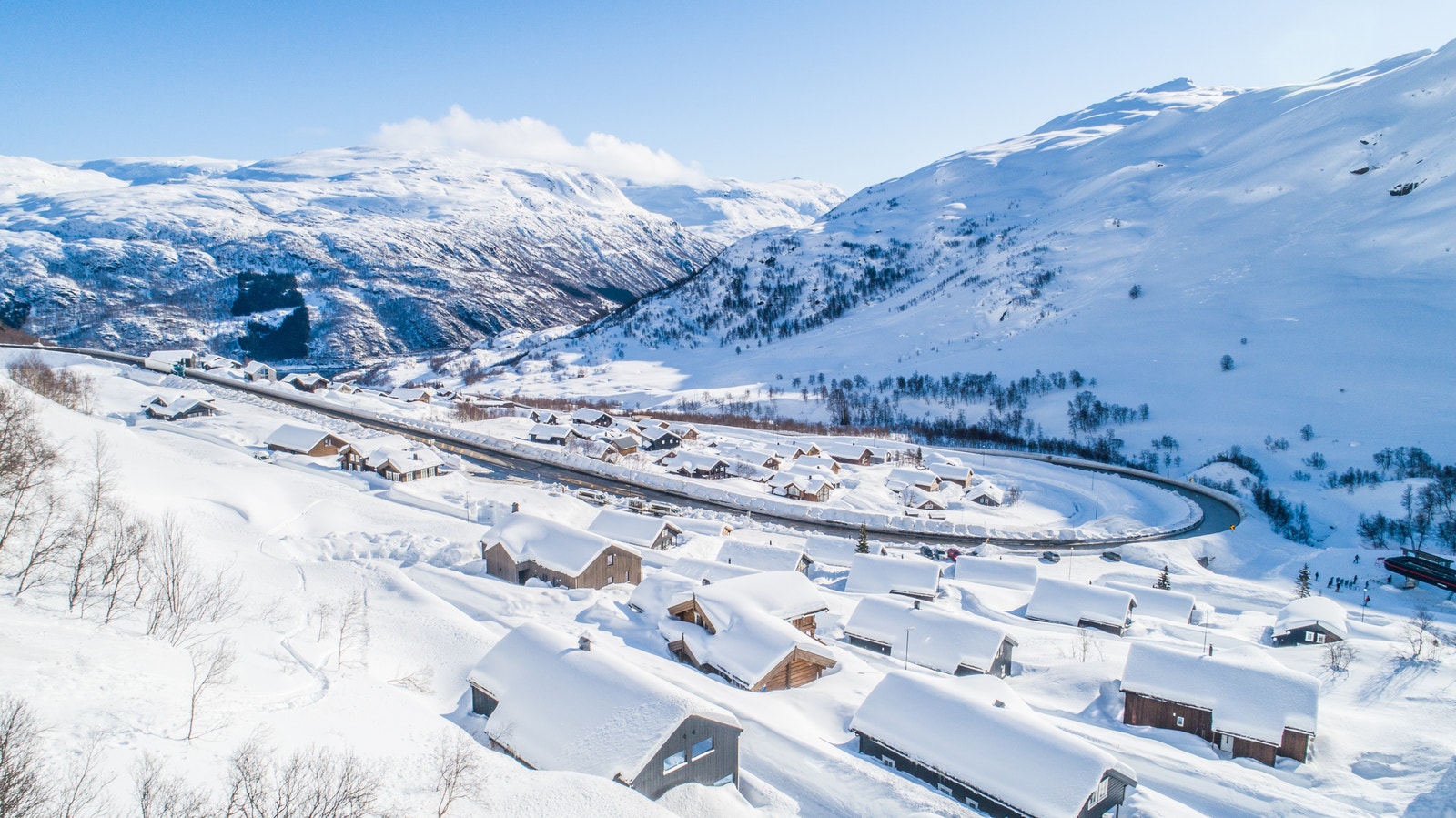 Skiheis rett ved tomten som går rett opp til Røldal skisenter. Galleribilde