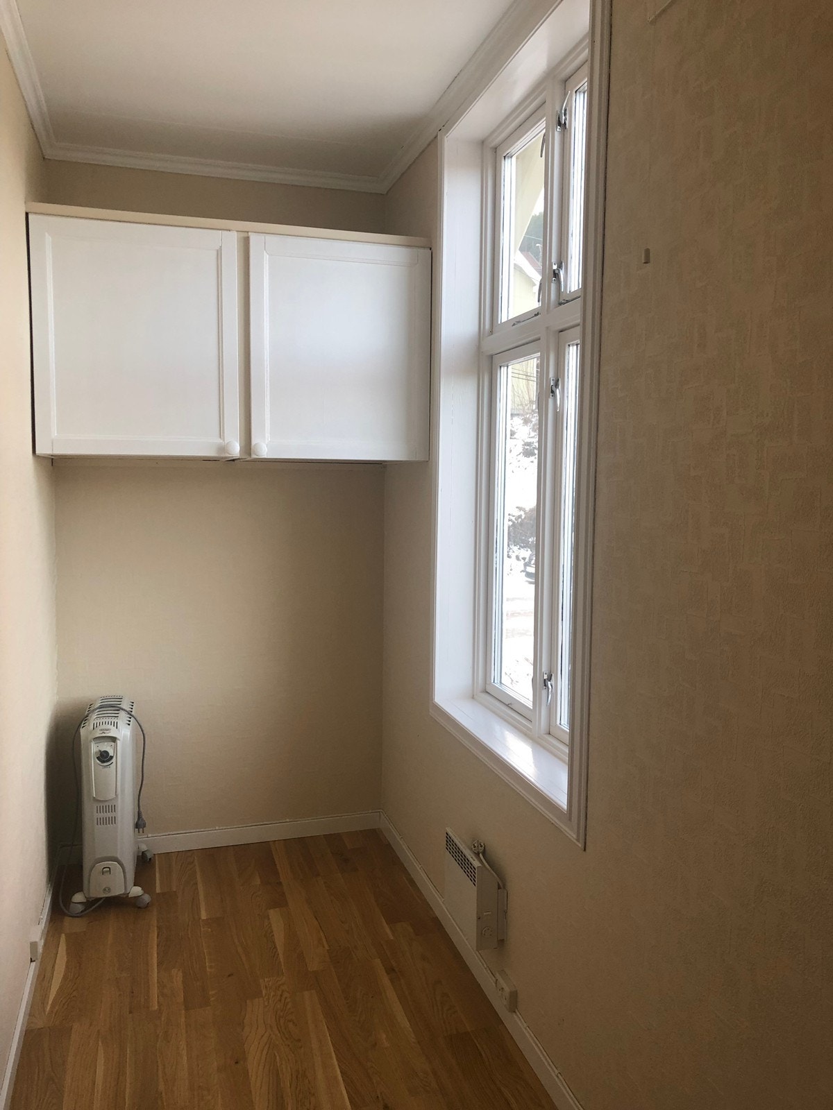 Kontor, lager. Plass til standard seng Galleribilde