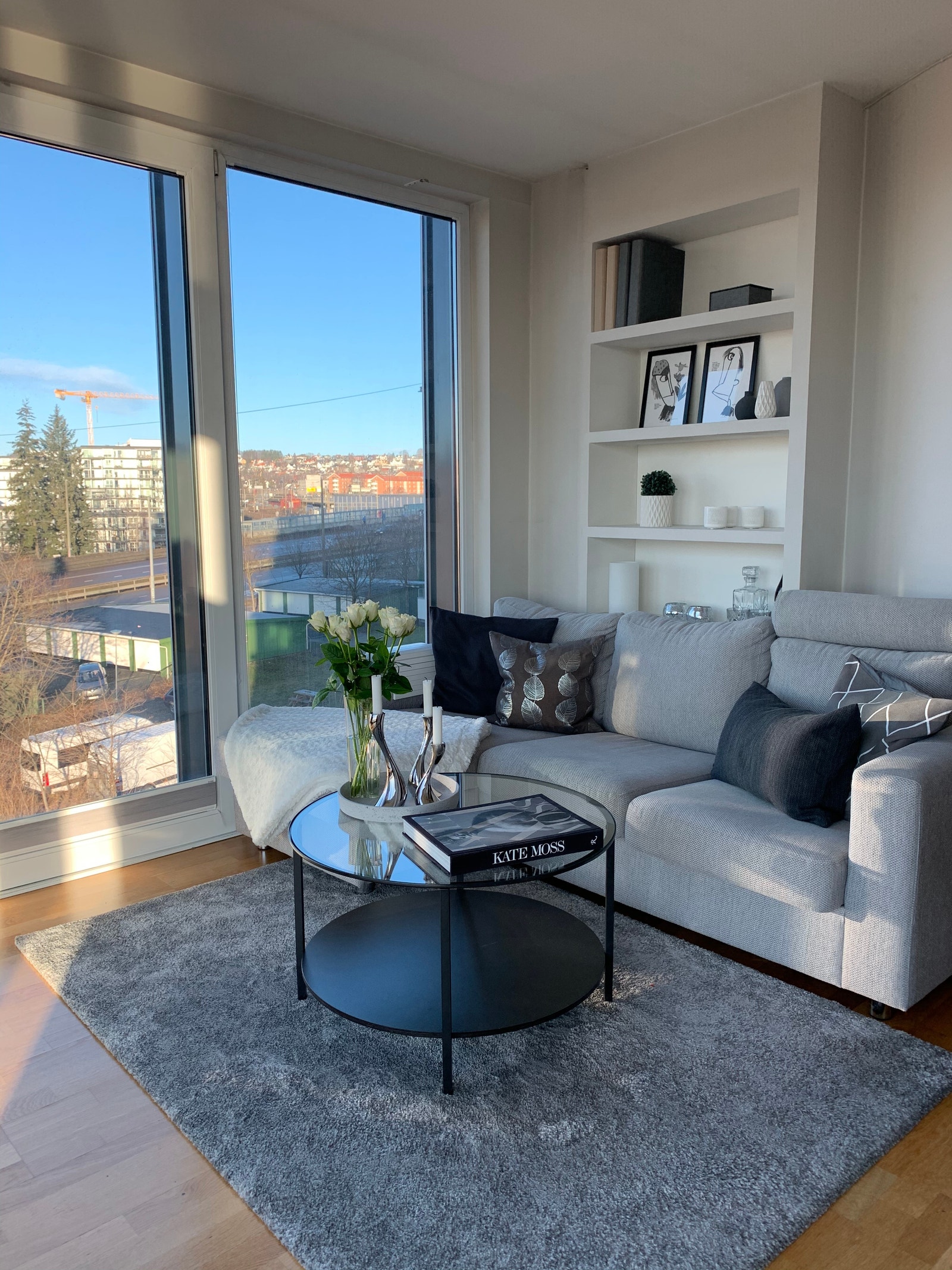 Fint møblert Galleribilde