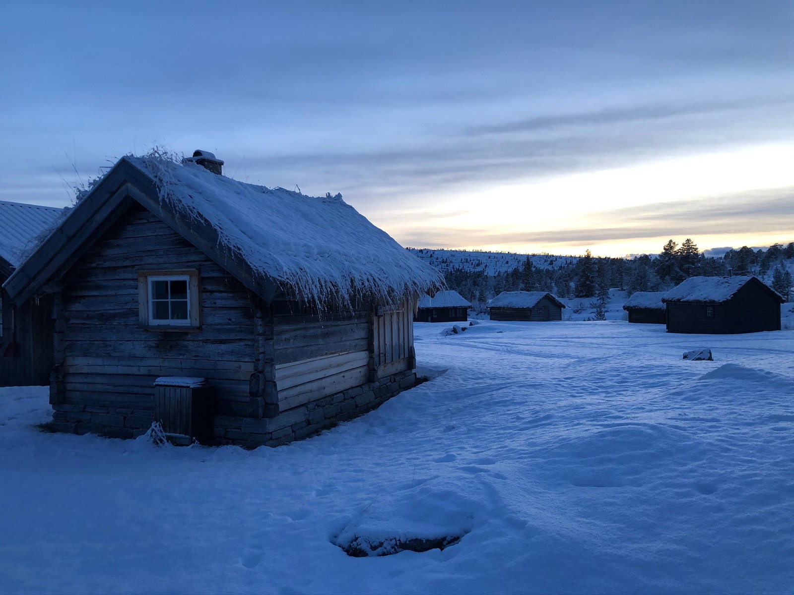 Sætrevollen i blåtimen Galleribilde