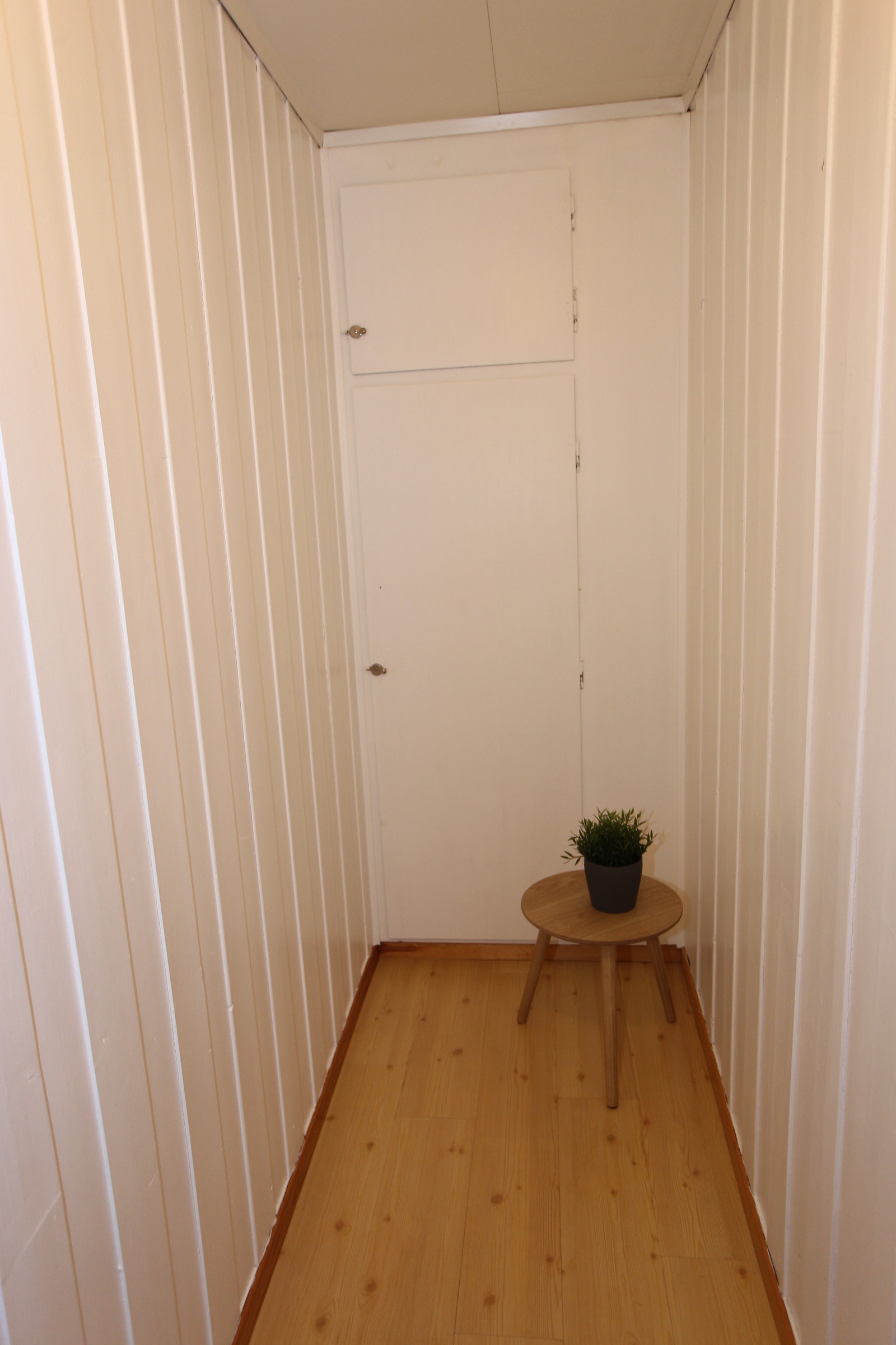 Leilighet type B - Entré med god plass til å henge fra seg og bod/skap til oppbevaring Galleribilde